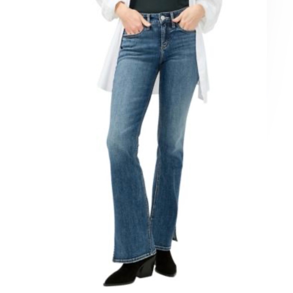 NWT Silver Suki Curvy fit mid rise flare leg jeans w 26 L 31